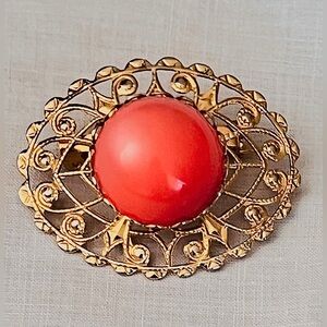 Vintage Angel Skin Coral Brooch - Unmarked Gold Tone Filigree Pin